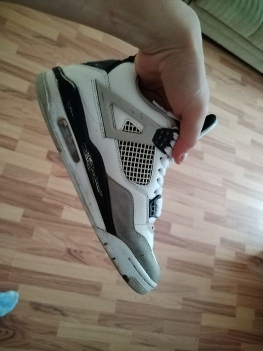 vand jordan 4 uzați