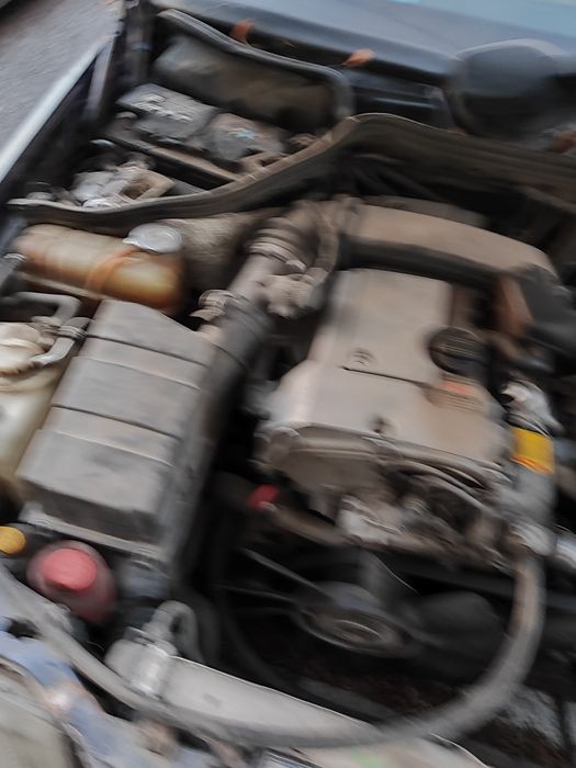 Мерцедес Бенц Е220