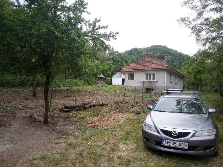 Sura cu casa 2700m patrati zona turistica