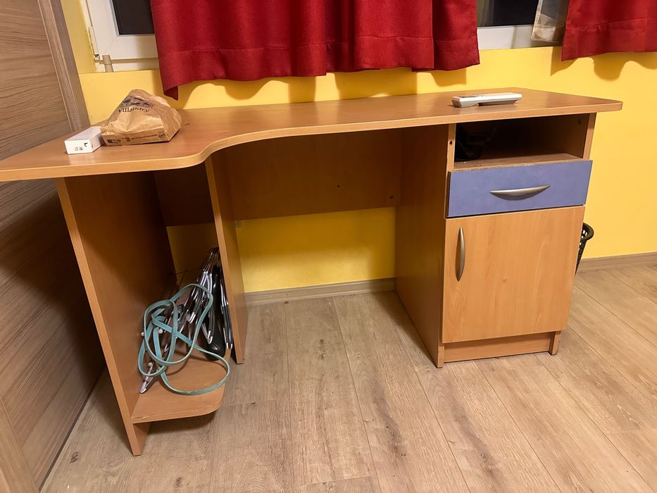 Продава се офис БЮРО