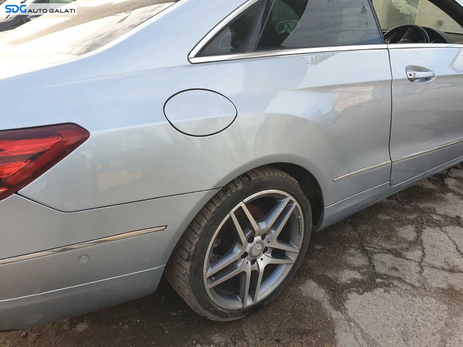 Aripa Caroserie Dreapta Spate Mercedes Clasa E Class W207 A207 C207 Coupe Cabrio E180 E200 E220 E250 E300 E320 2009 - 2017 [C9269]