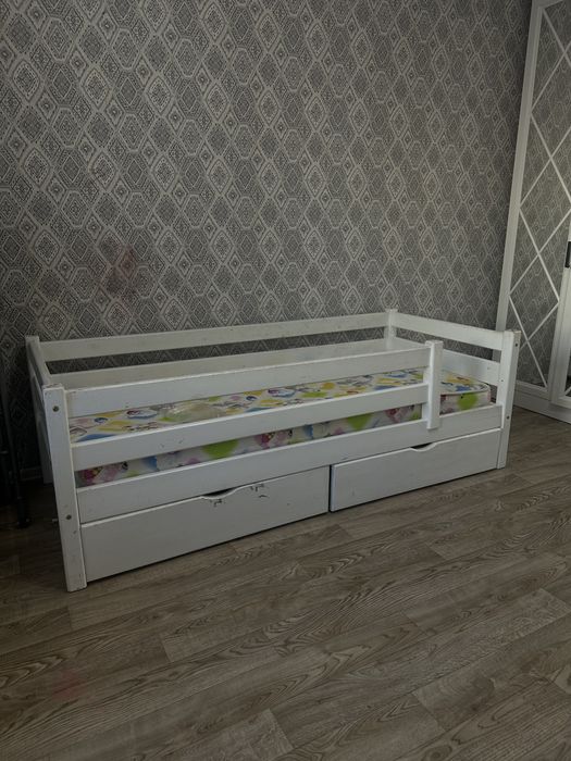 Детскии кровать с матрасом 2-шт