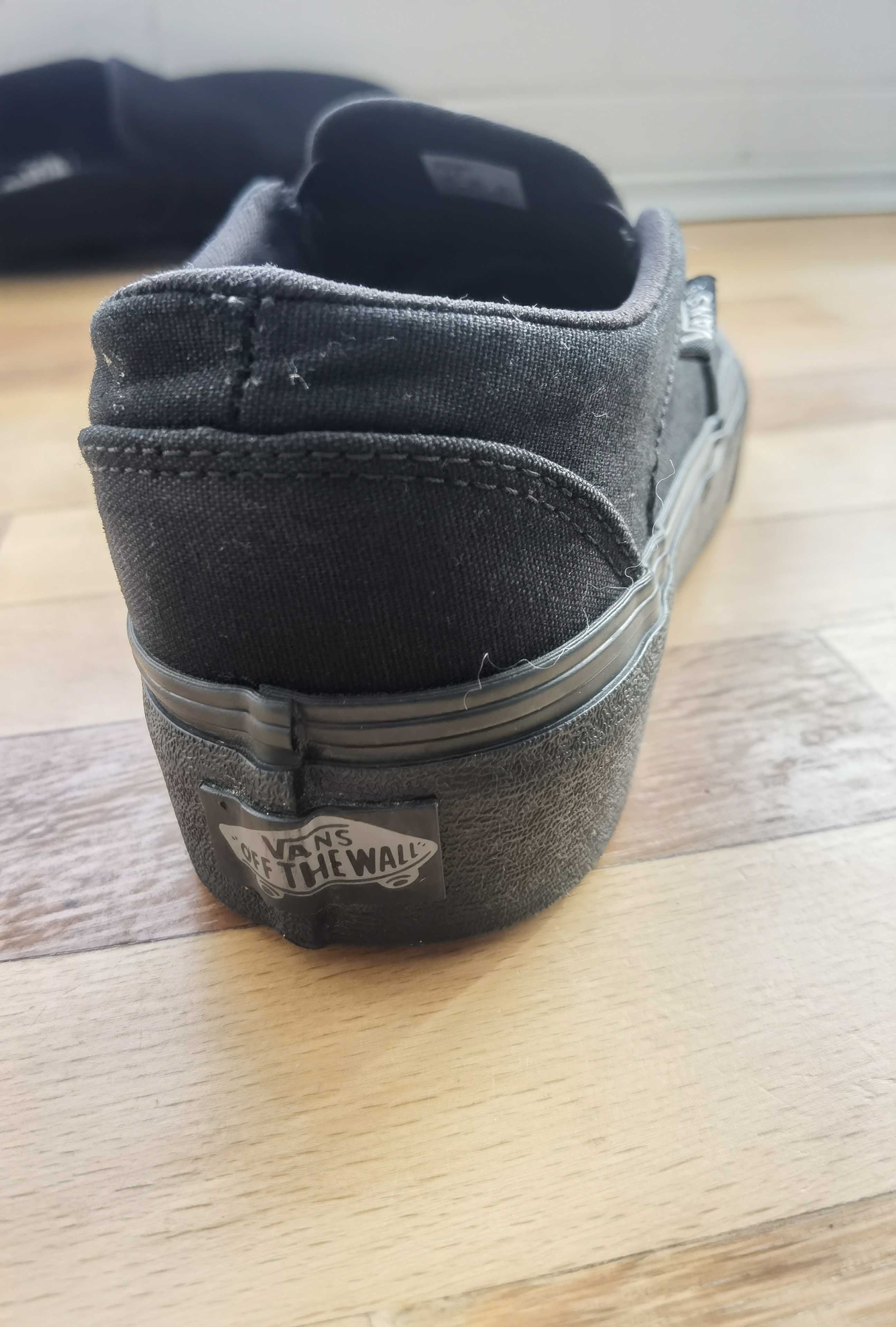 Продавам Vans slip-on classic black размер 38
