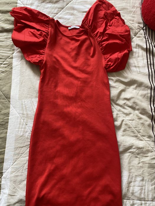 Червена рокля zara