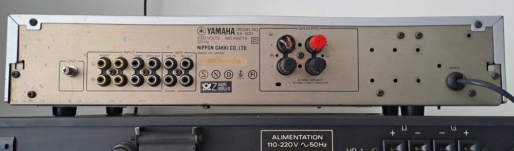 Yamaha AX 300 amplificator stereo vintage statie audio