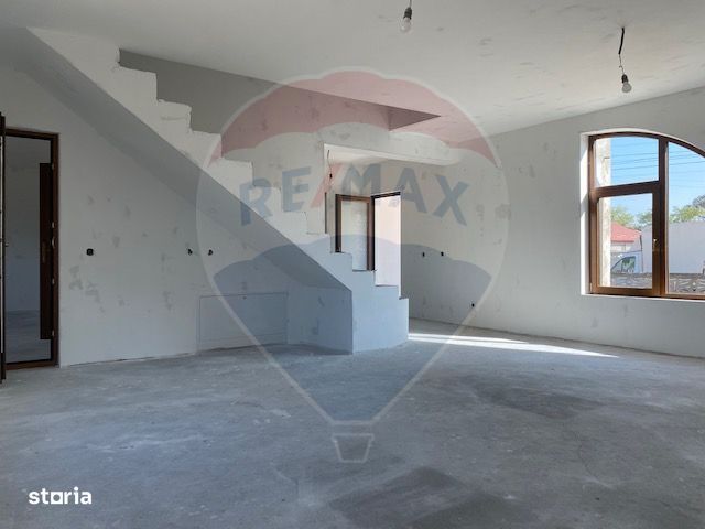Vanzare vila cu 5 camere-Sat . Lunguletu/ Jud. Dambovita