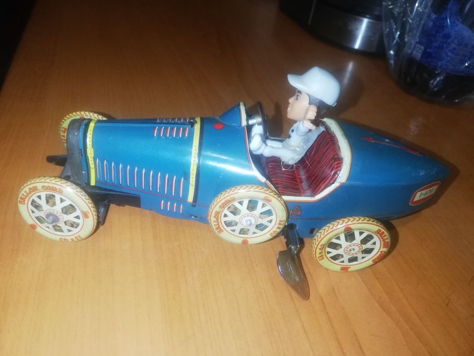 Mașinuța curse tabla motor cu cheita anii 60