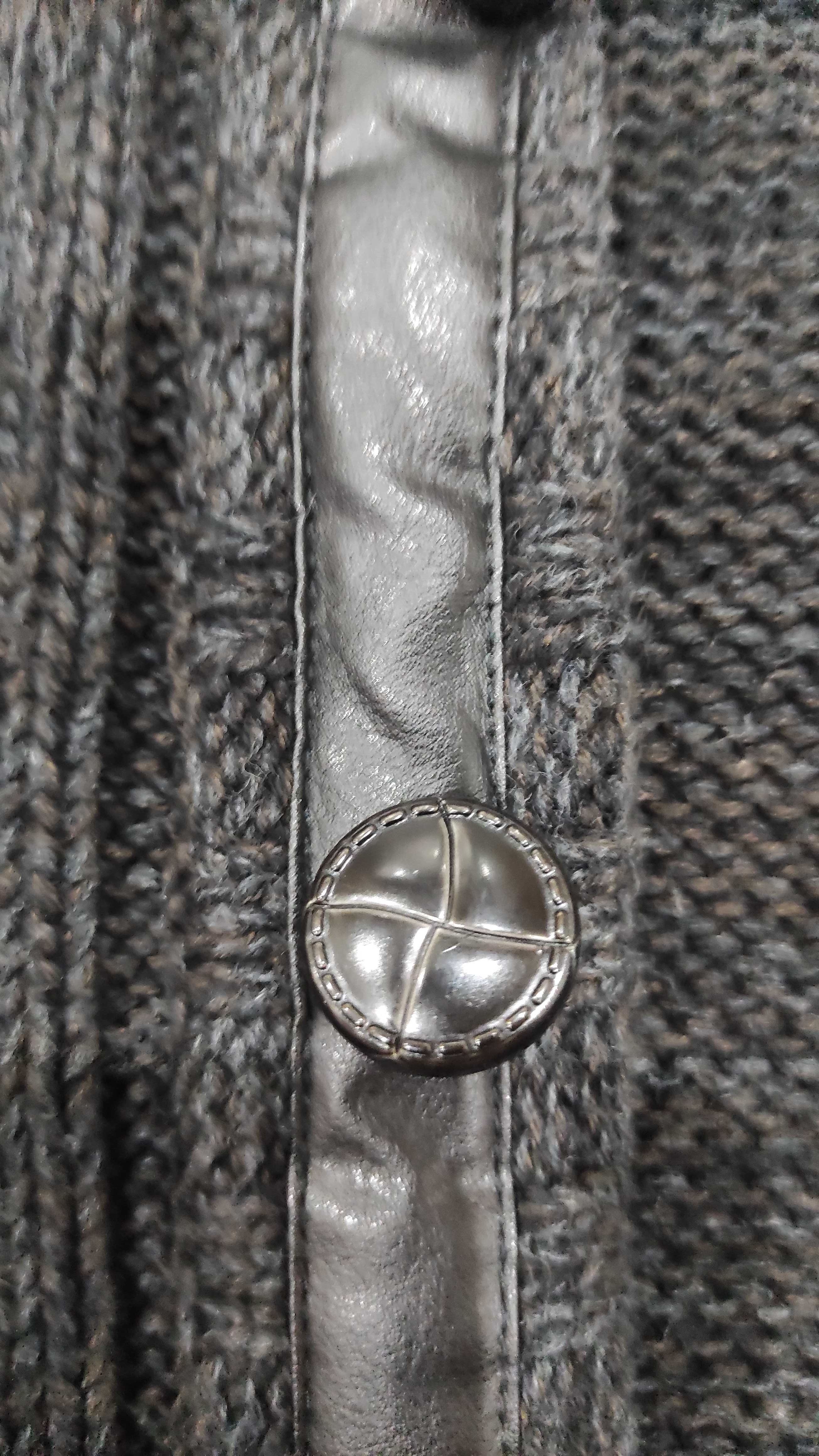 Плетена жилетка с копчета