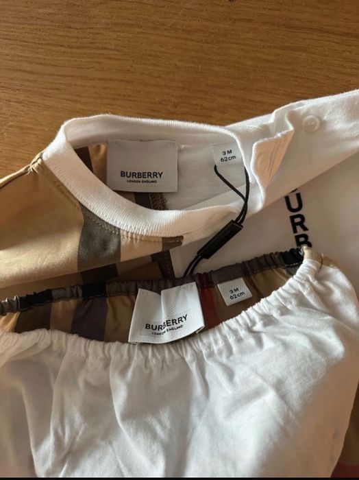 Комплект за бебе Burberry 3м