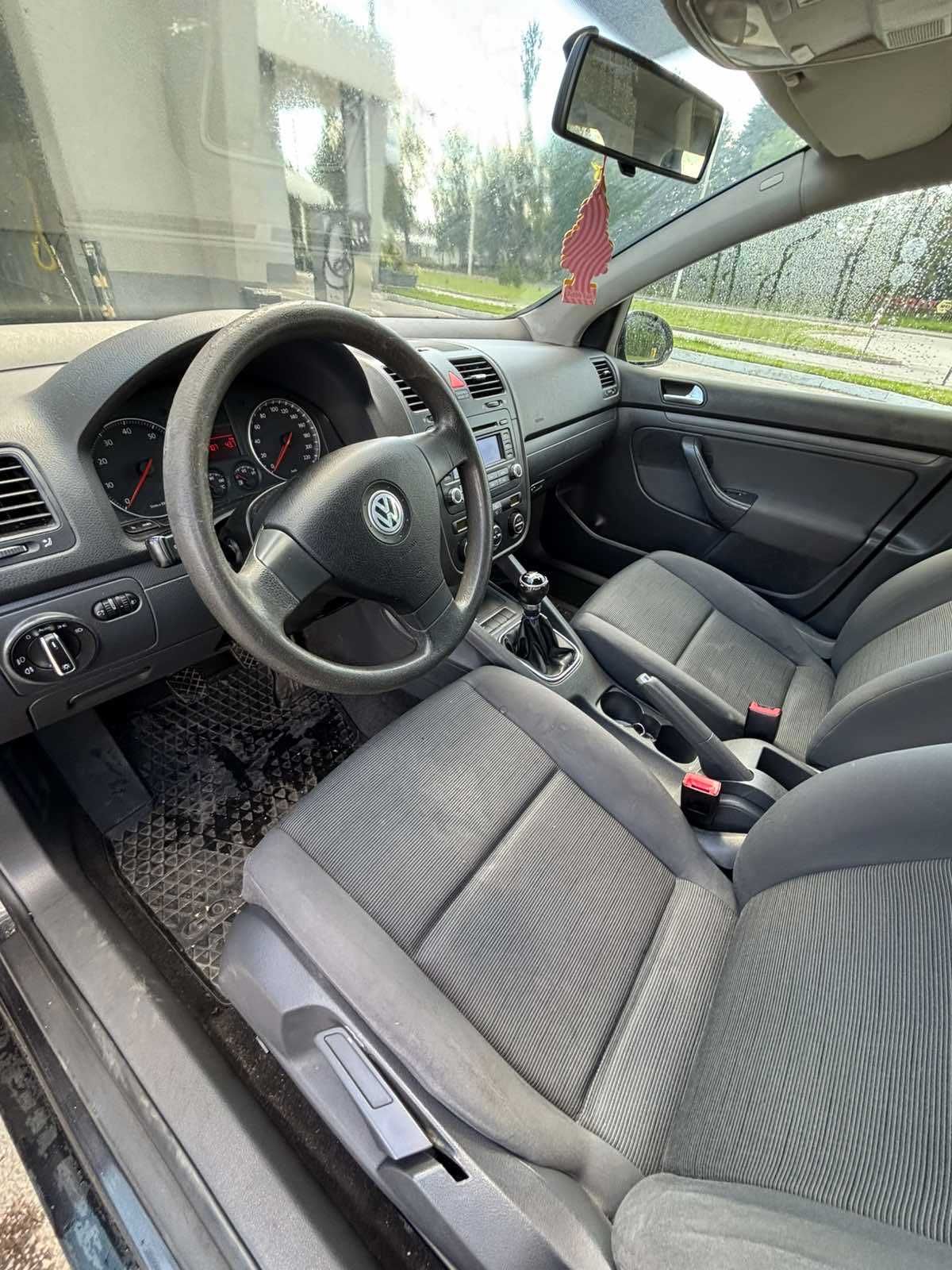 Golf 5 1.4 регистрирана 4врати ,климатроник