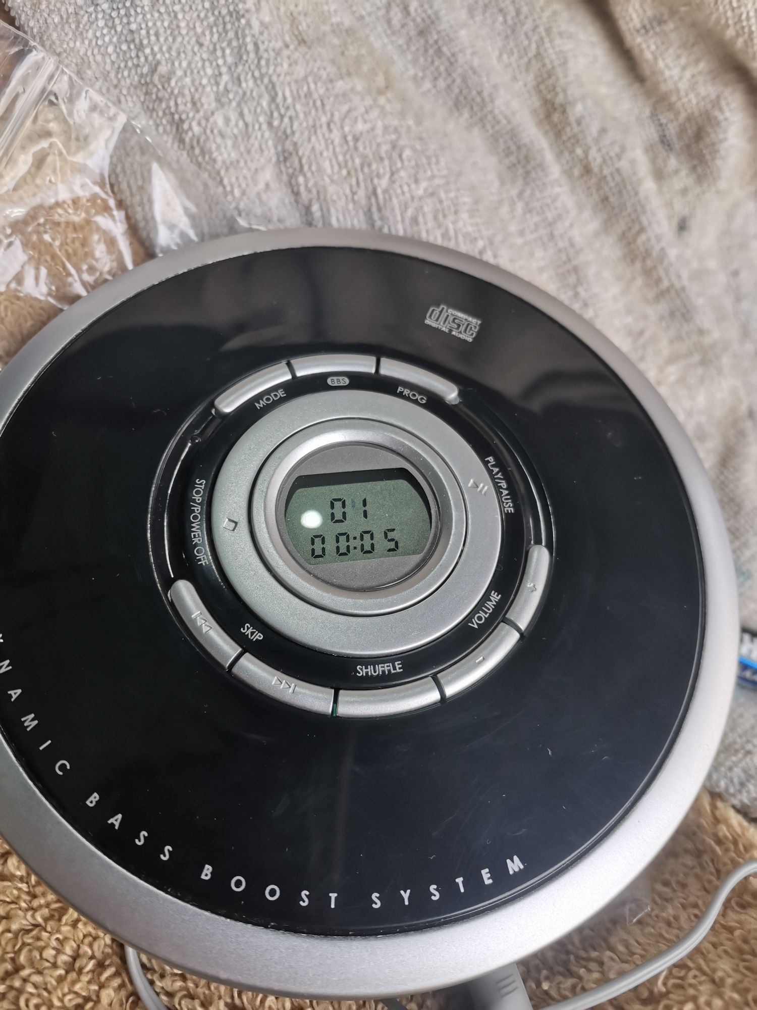 2 броя Сд mp3 players, джобни на батерии