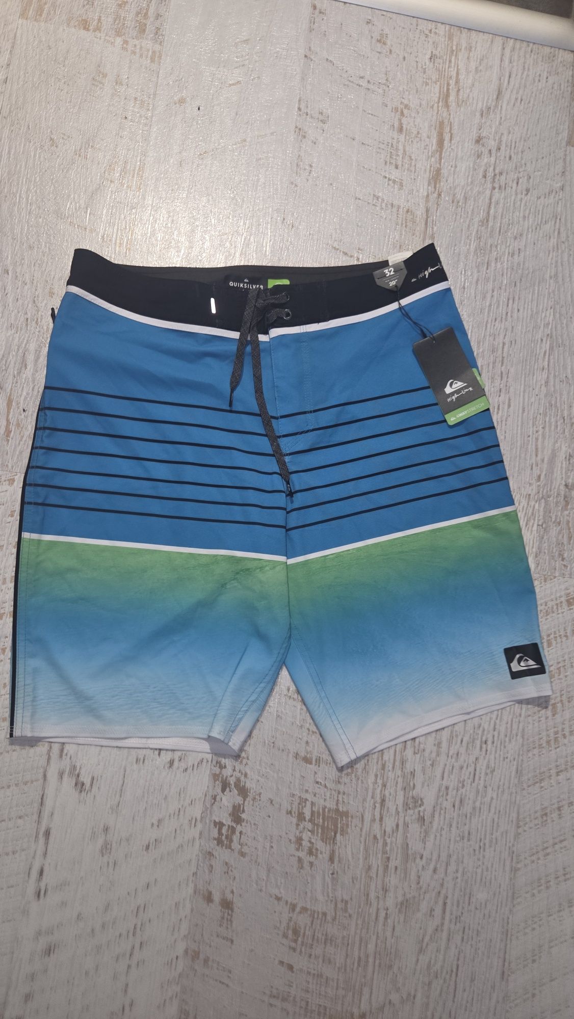 Quiksilver Нови оригинални мъжки борд шорти