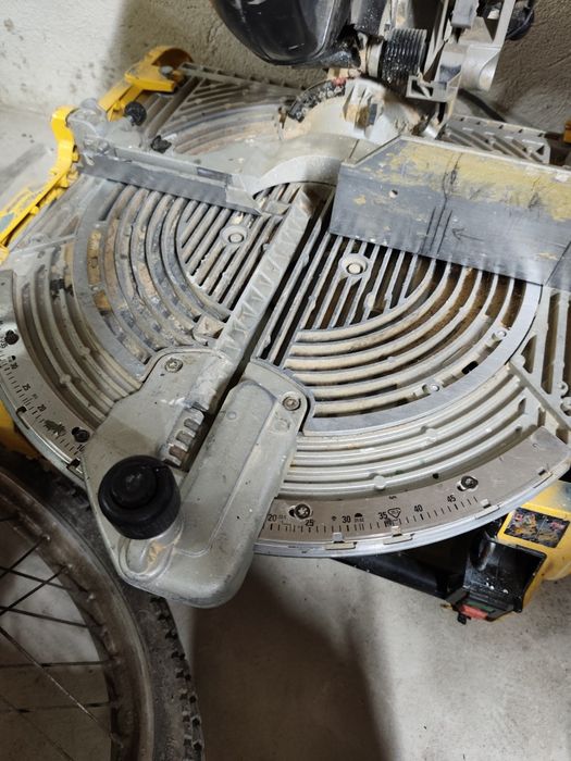 Комбиниран циркуляр пендула Dewalt