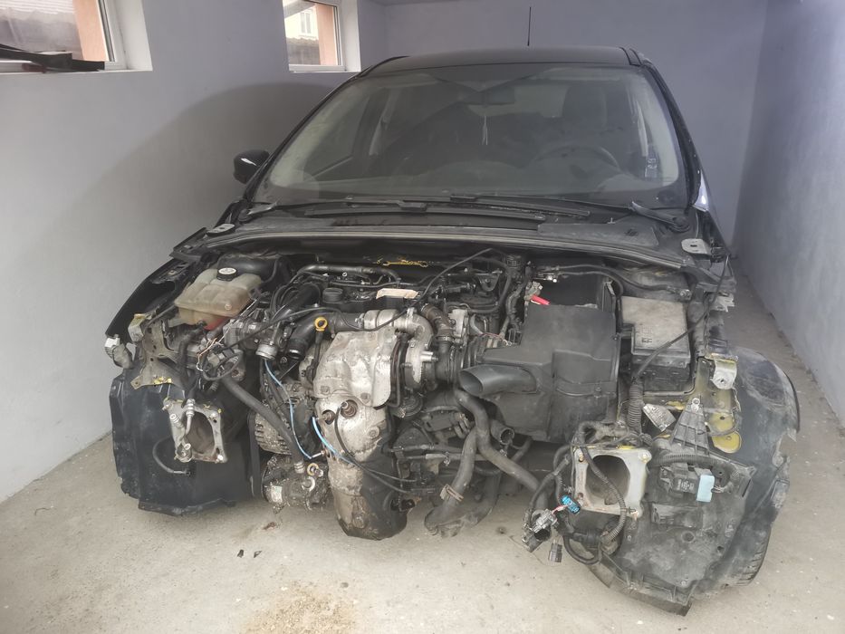 Dezmembrez ford focus mk3