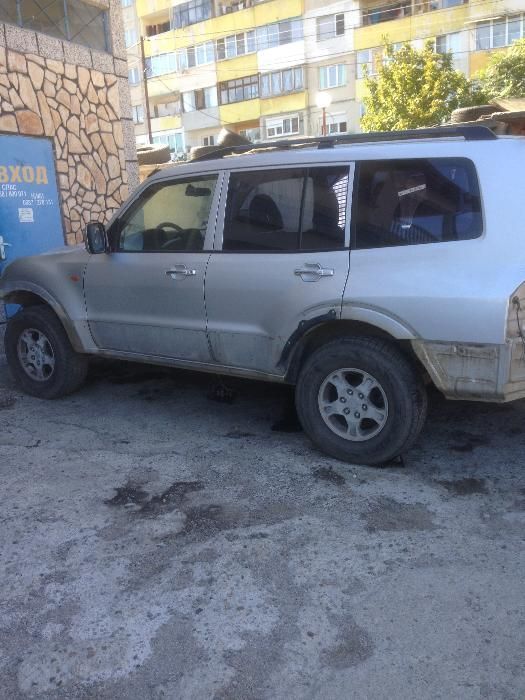 Mitsubishi Pajero 3.2 дид 2003г. ,автоматик, aвтомобила е на части