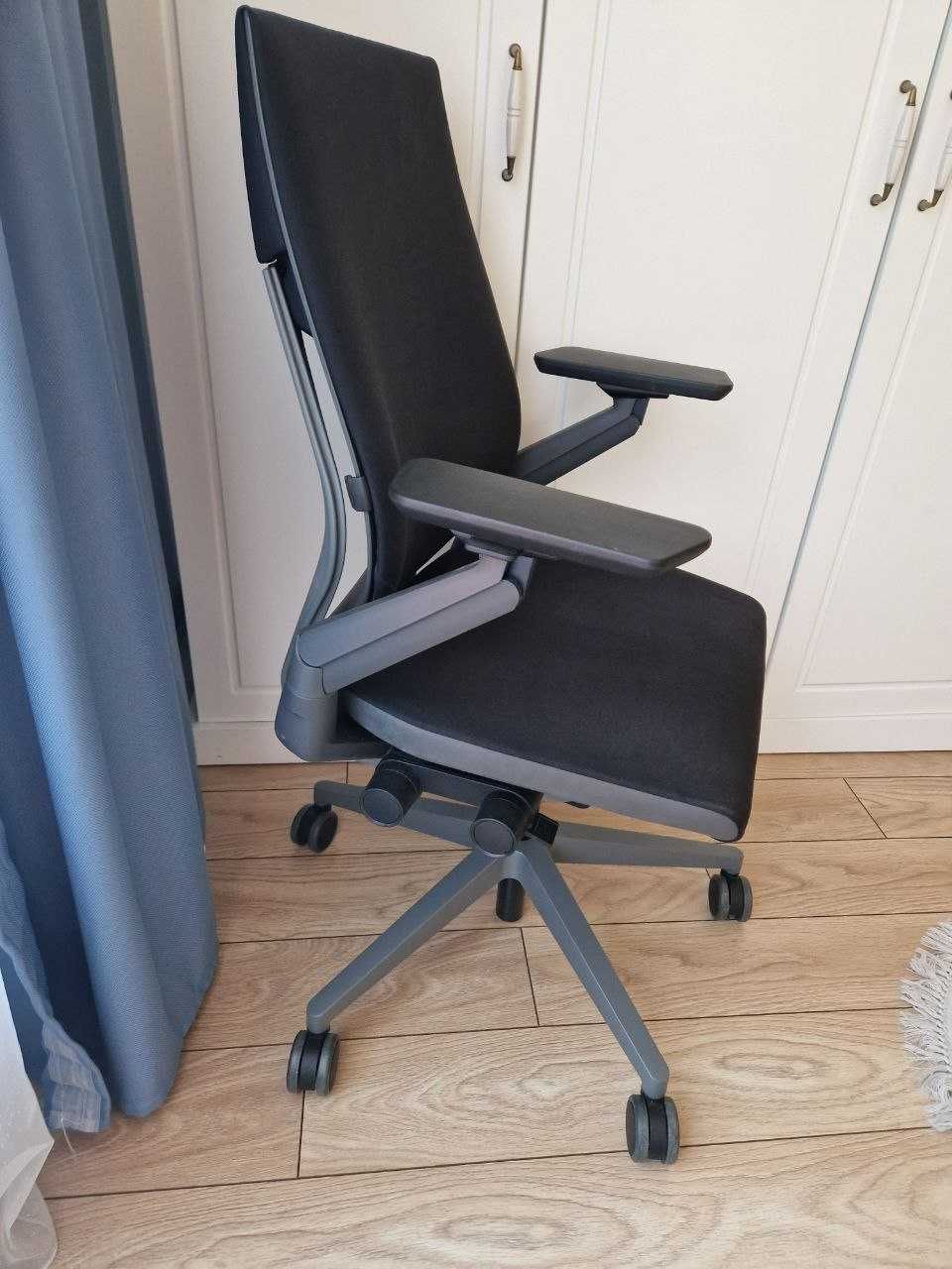ергономичен стол Steelcase gesture