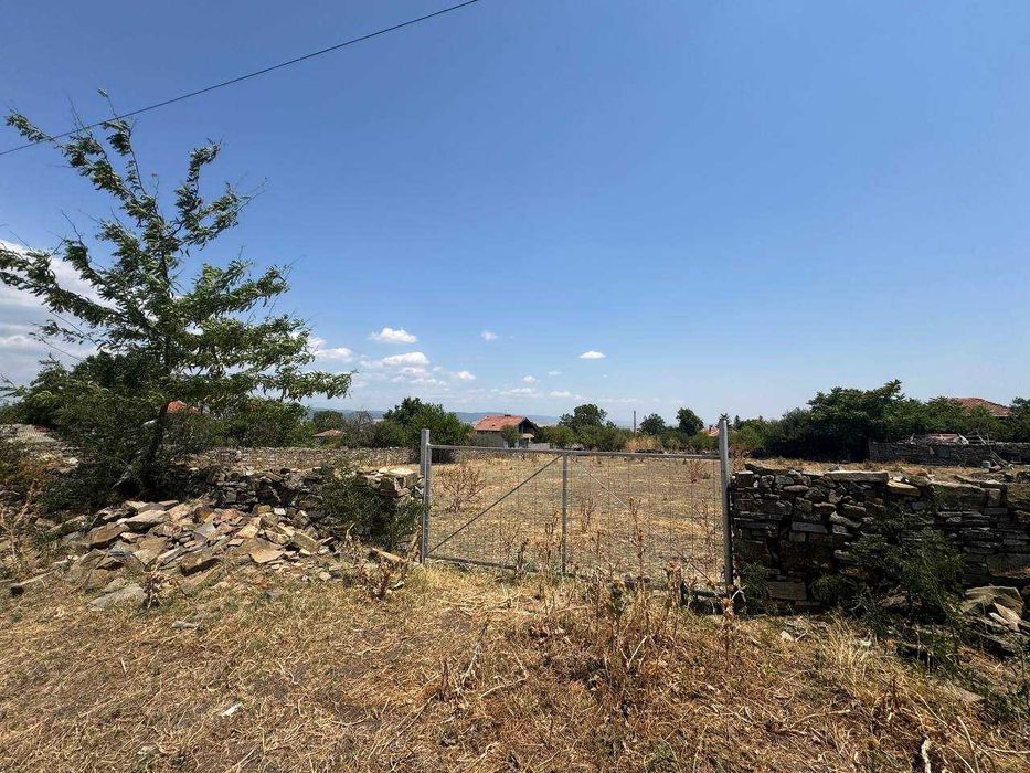 Парцел в регулация в село Искра, община Карнобат