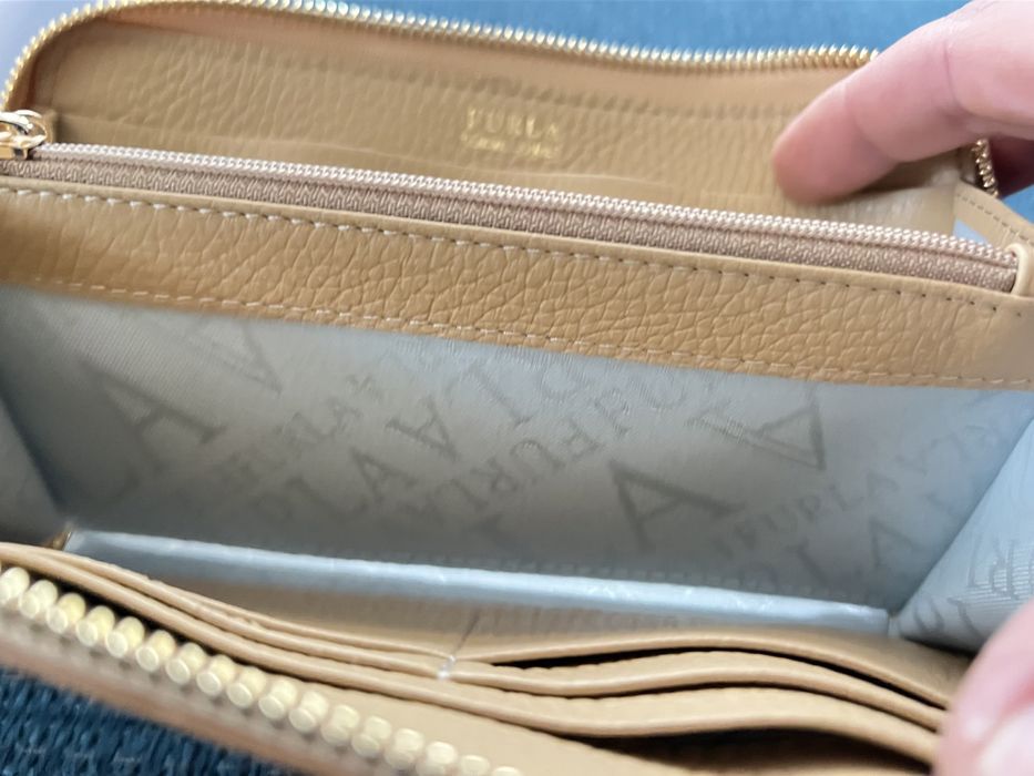 Чисто нов модел FURLA Camelia.С етикети.100% оригинал! Жестоки са !