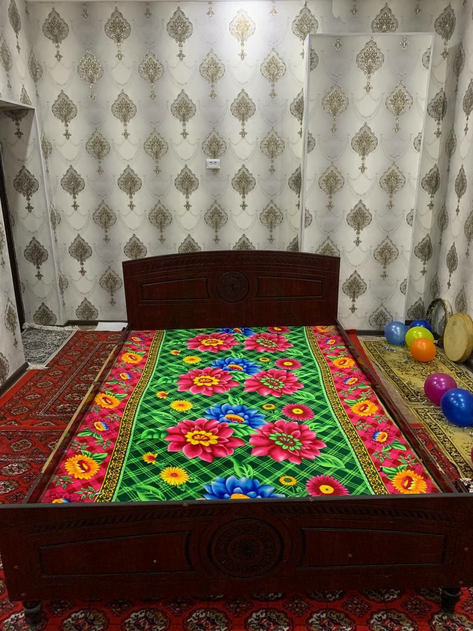 Ассаламу алейкум Икки Одамлик спальная мебель сотилади.Версачи