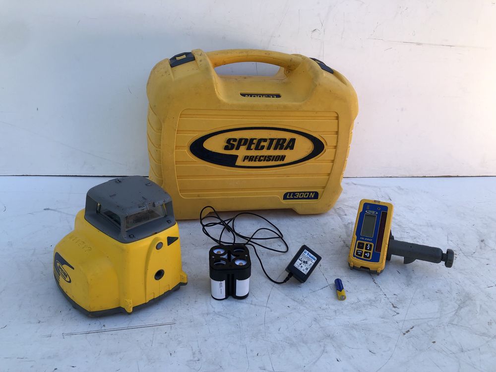 Nivela Laser Rotativa SPECTRA LL 300 N