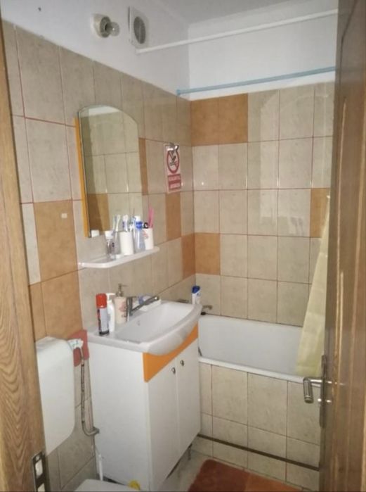 Inchiriez 1 camera (apartament 2 cam.) - Caut coleg apartament