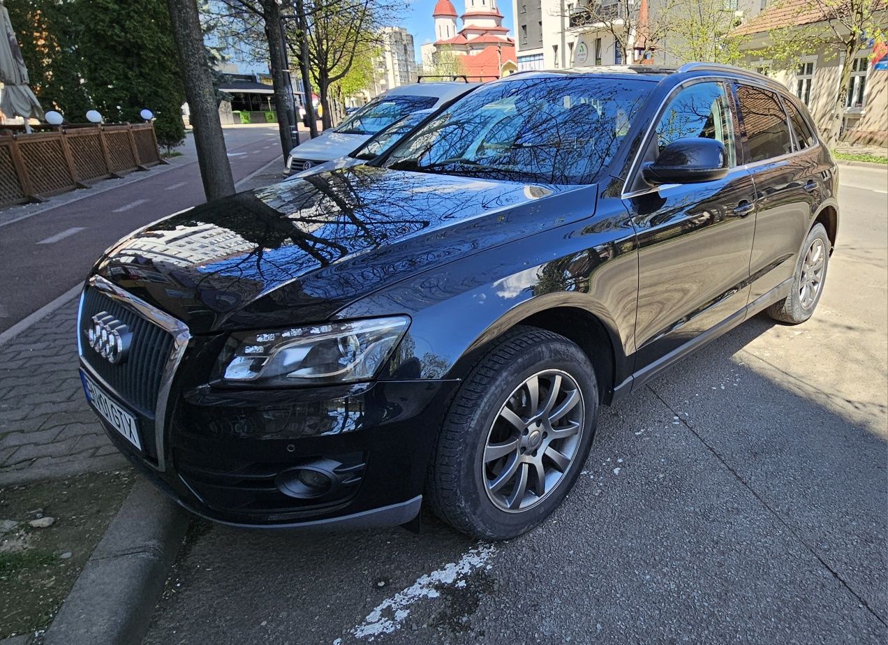 Audi Q5, an 2011, 2.0 diesel, automat 170 c.p.