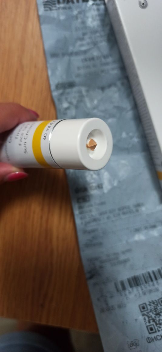 Слънцезащитен тониран крем spf30