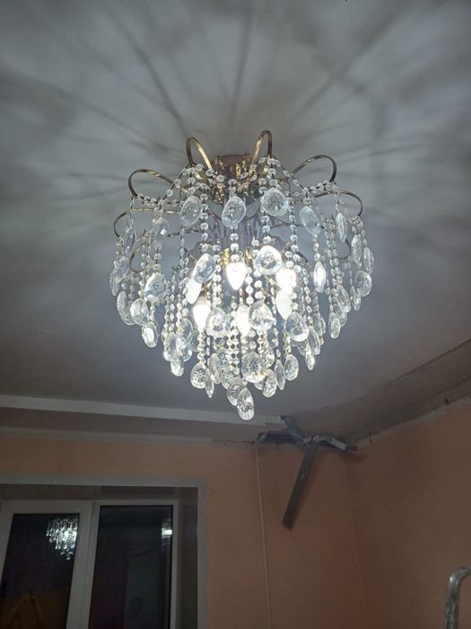 Люстра в комнату