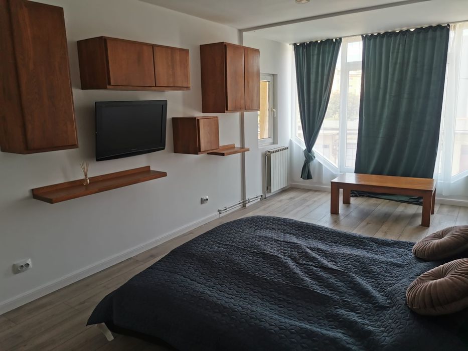 Închiriez apartament un regim hotelier