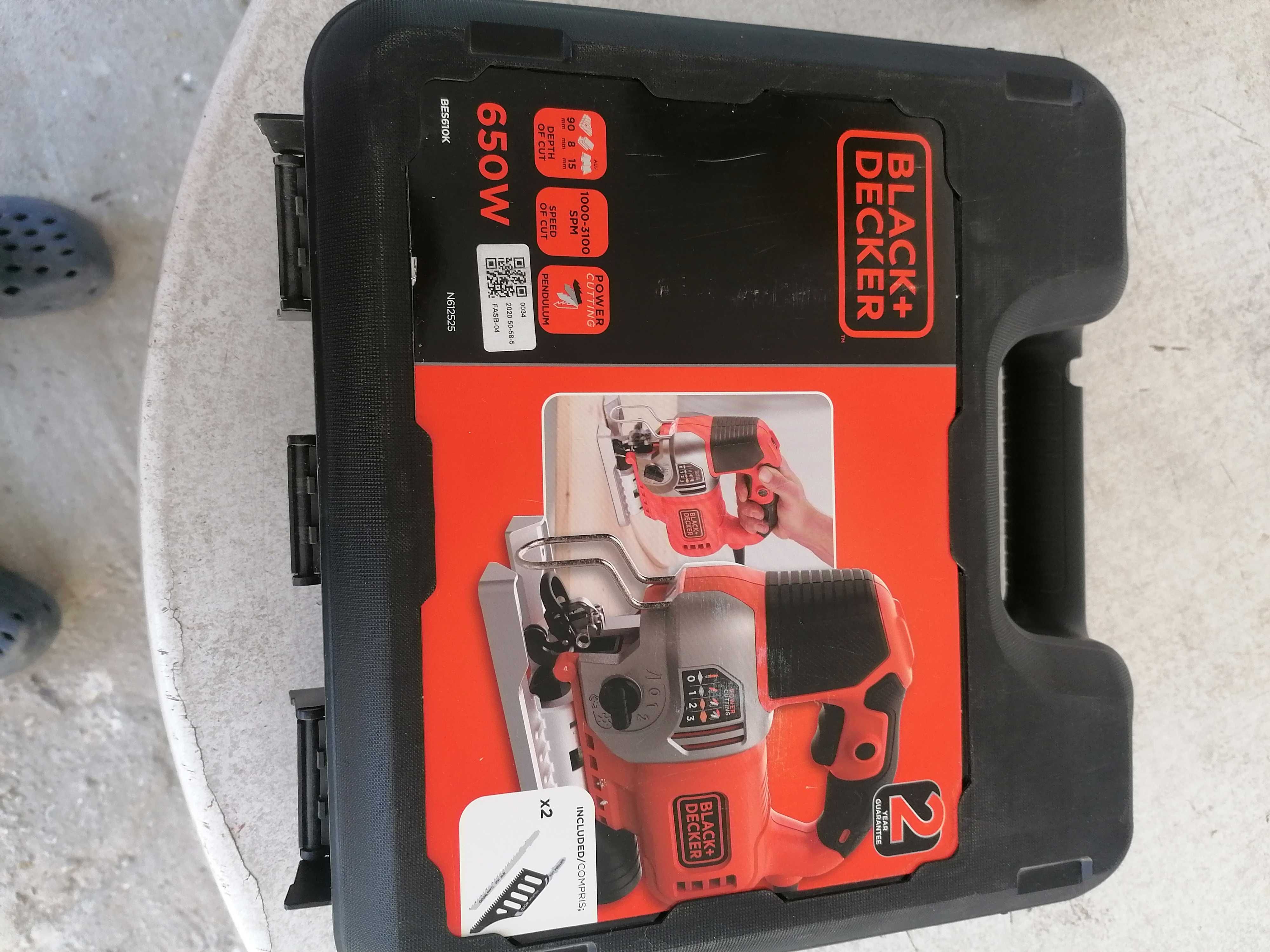 Fierastrau pendular black decker 650W