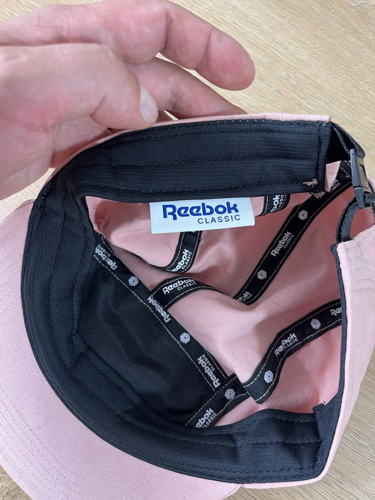 Reebok,Nike,Lyle&Scott шапки