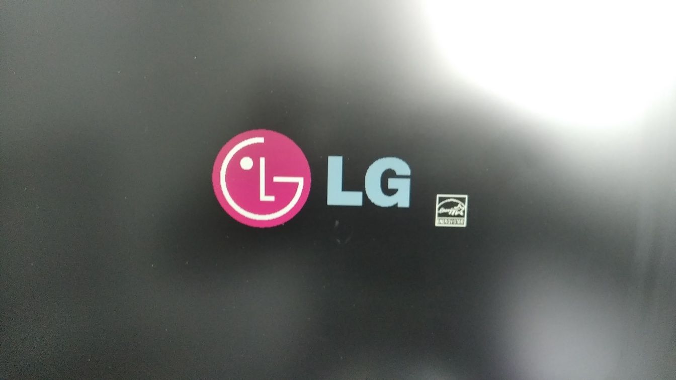 Монитор за компютър LG