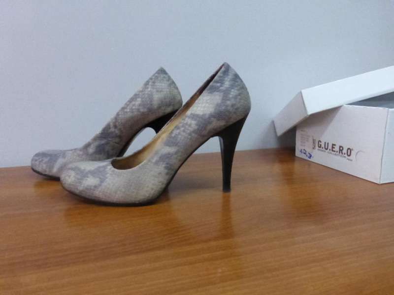 Елегантни дамски обувки