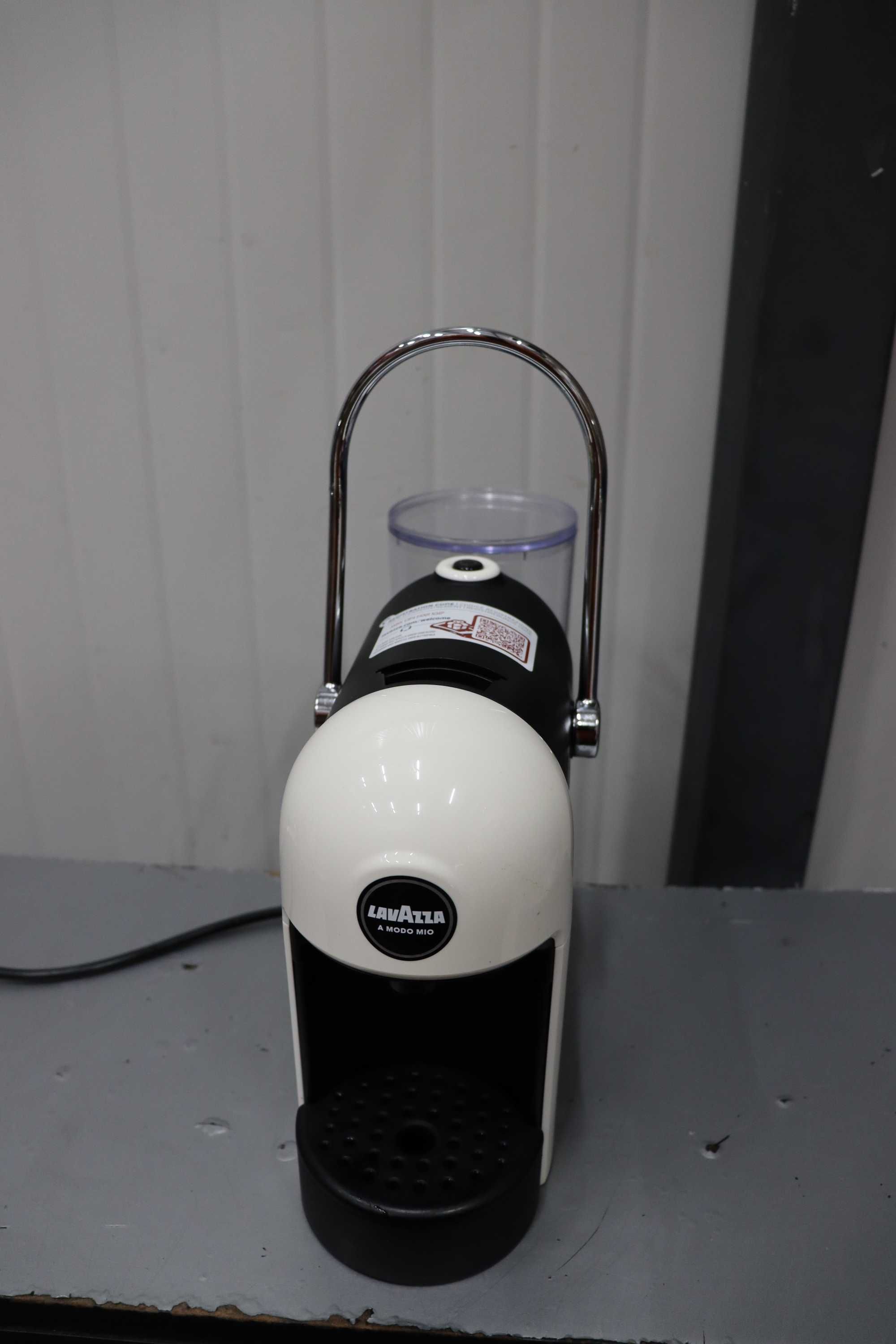 Lavazza A Modo Mio Jolie Capsule Кафемашина, Кафемашина, Бяла
