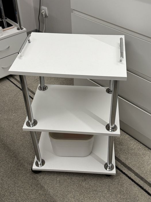 Столик помощник на колесиках