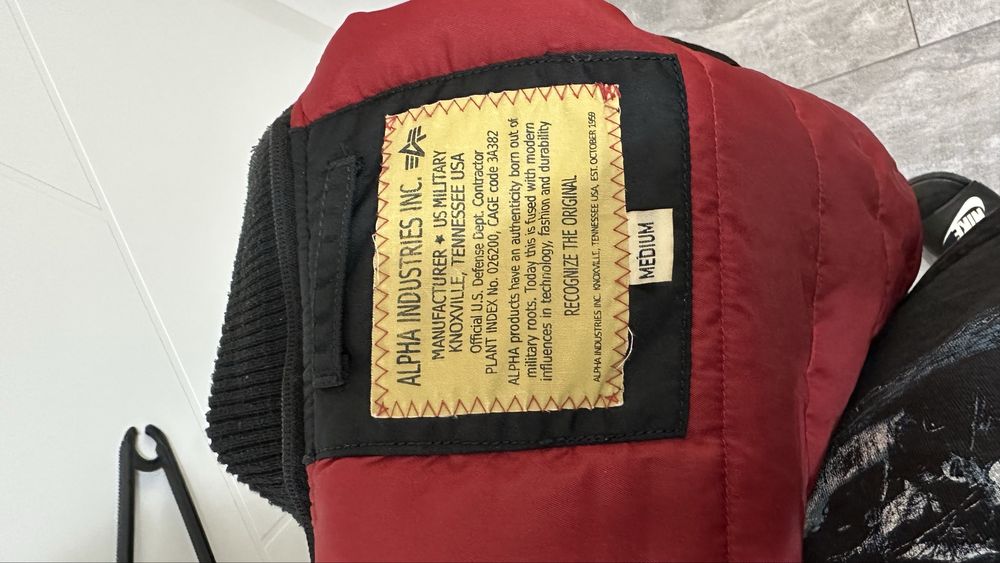 Яке бомбер Alpha Industries
