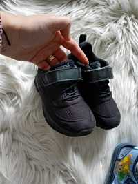 Vând papuci bebe mărimea 26