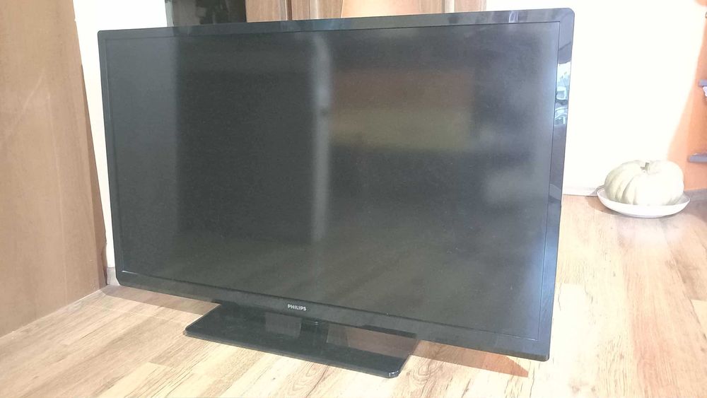 Телевизор Philips 40" без картина