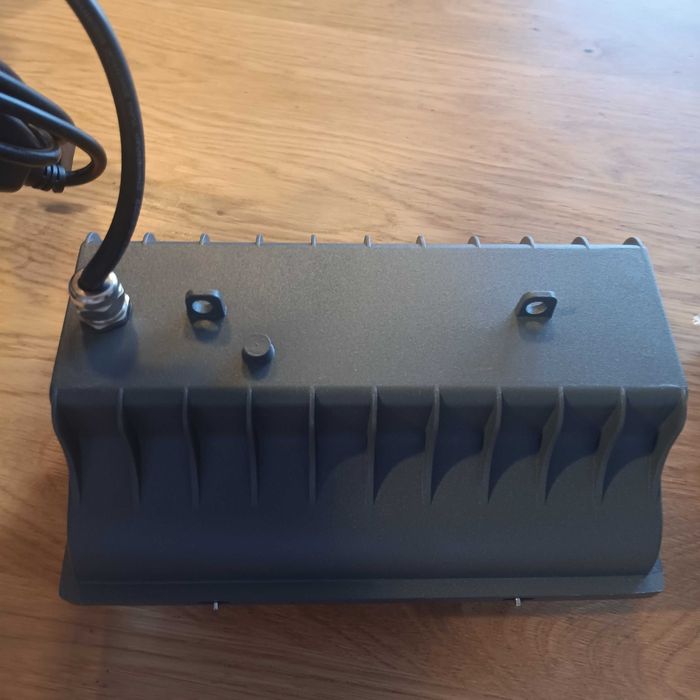 НОВА! Инфрачервена отоплителна лампа 175W двустепенно регулиране