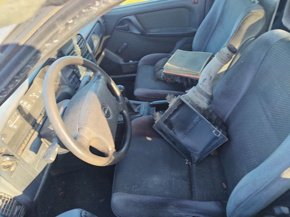 Opel omega a 2.0 116 на части