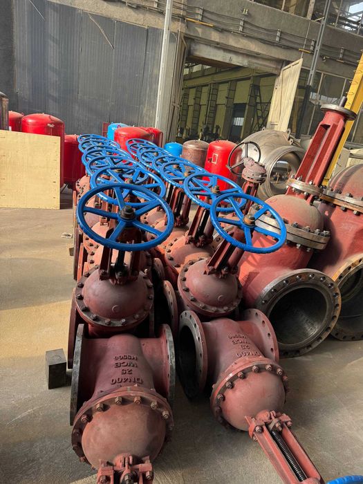 Задвижка чугунная ДУ-300  zadvishka 300 lik