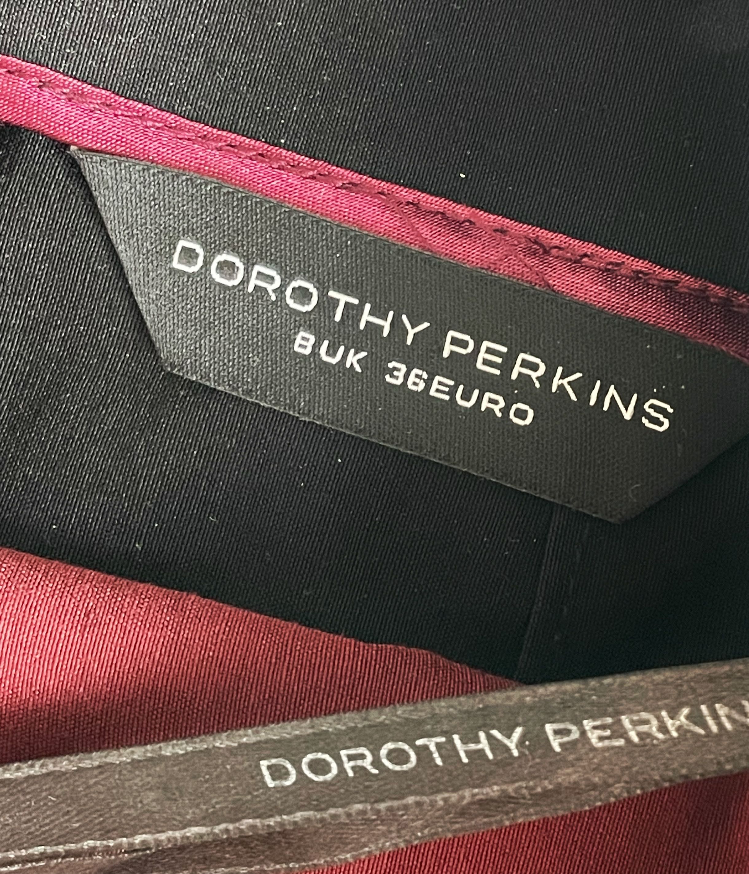 Пола Dorothy Perkins