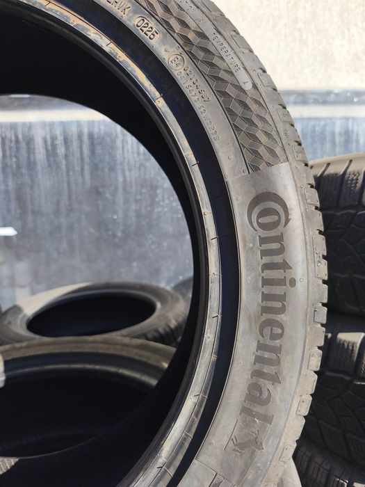 Гуми 235 45 19 Continental dot 25