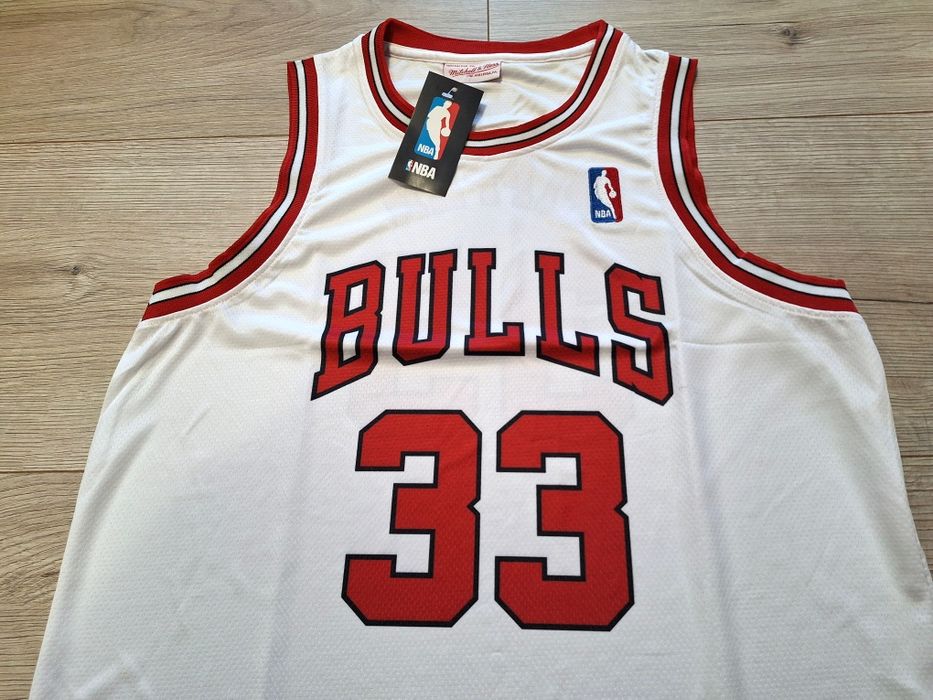 Баскетболен потник на  Скоти Пипън#33#Чикаго Булс#Mitchell & Ness!!!
