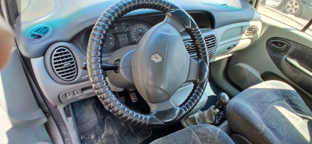 Renault megane scenic 1.9dti 2000г.