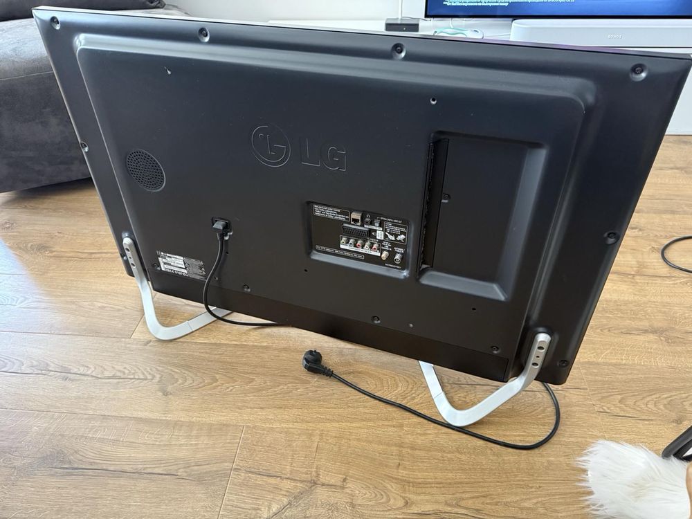 LG 42” SMART LED телевизор – отличен! Full HD, Wi-Fi, DVB-T2/S2