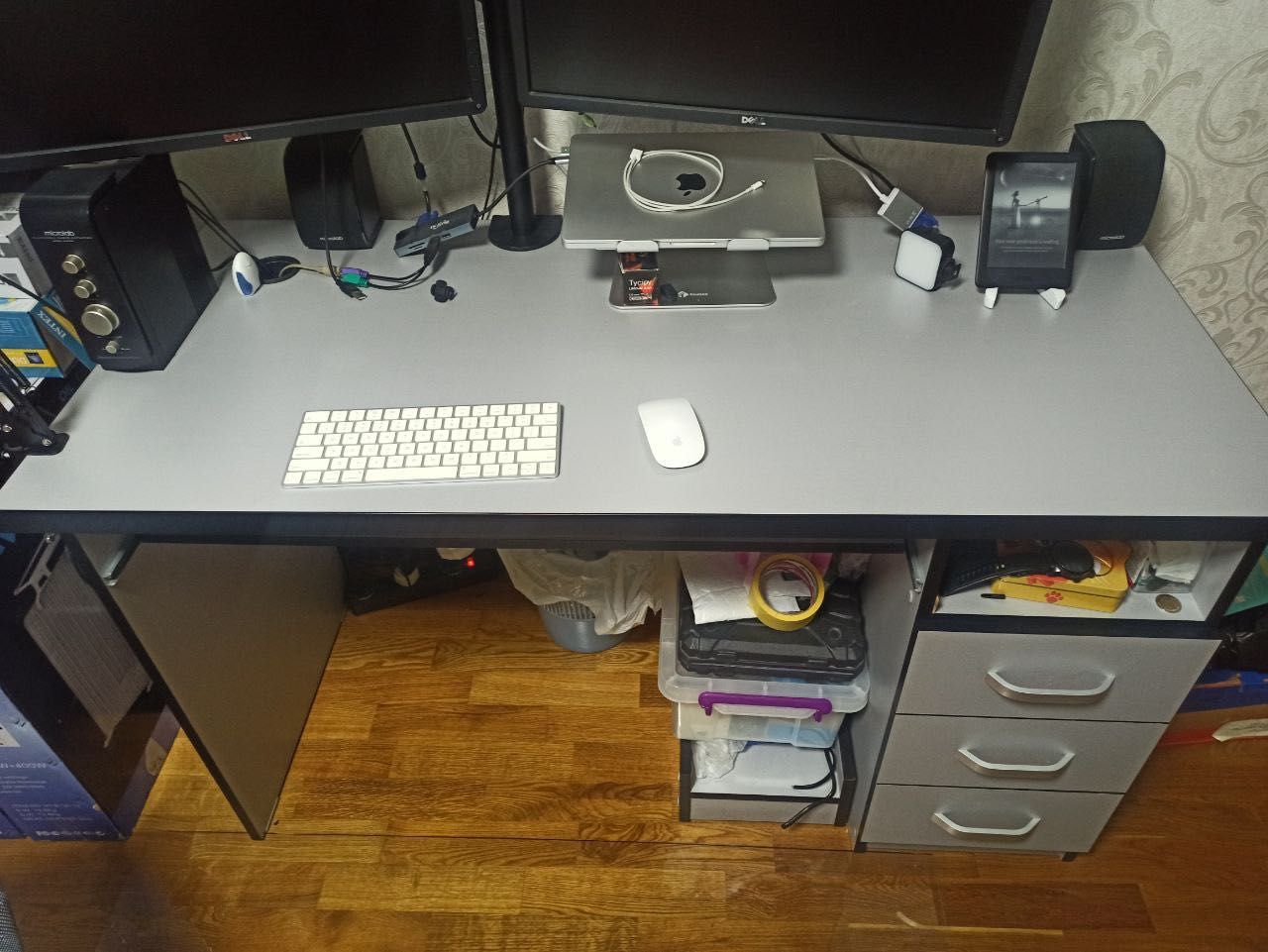 Компьютерный стол (140х60 см) из МДФ. Отл. качества.