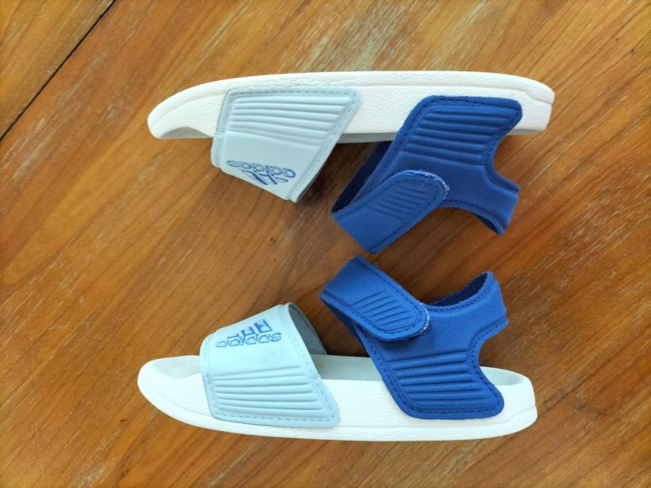 Sandale Adidas marimea 29 int. 18 cm