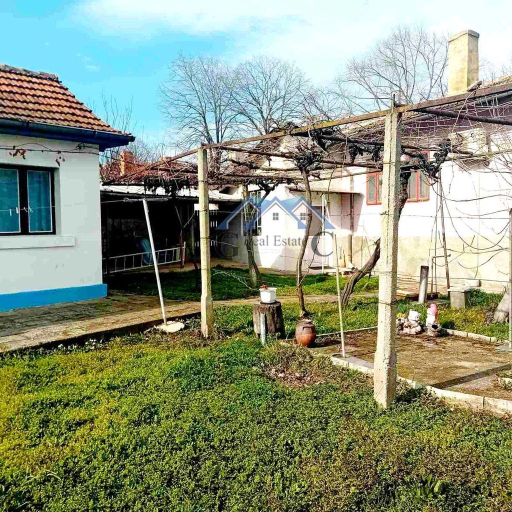 Продава се Къща в Долни чифлик - 122 кв.м за 779 €/кв.м - Снимка #8
