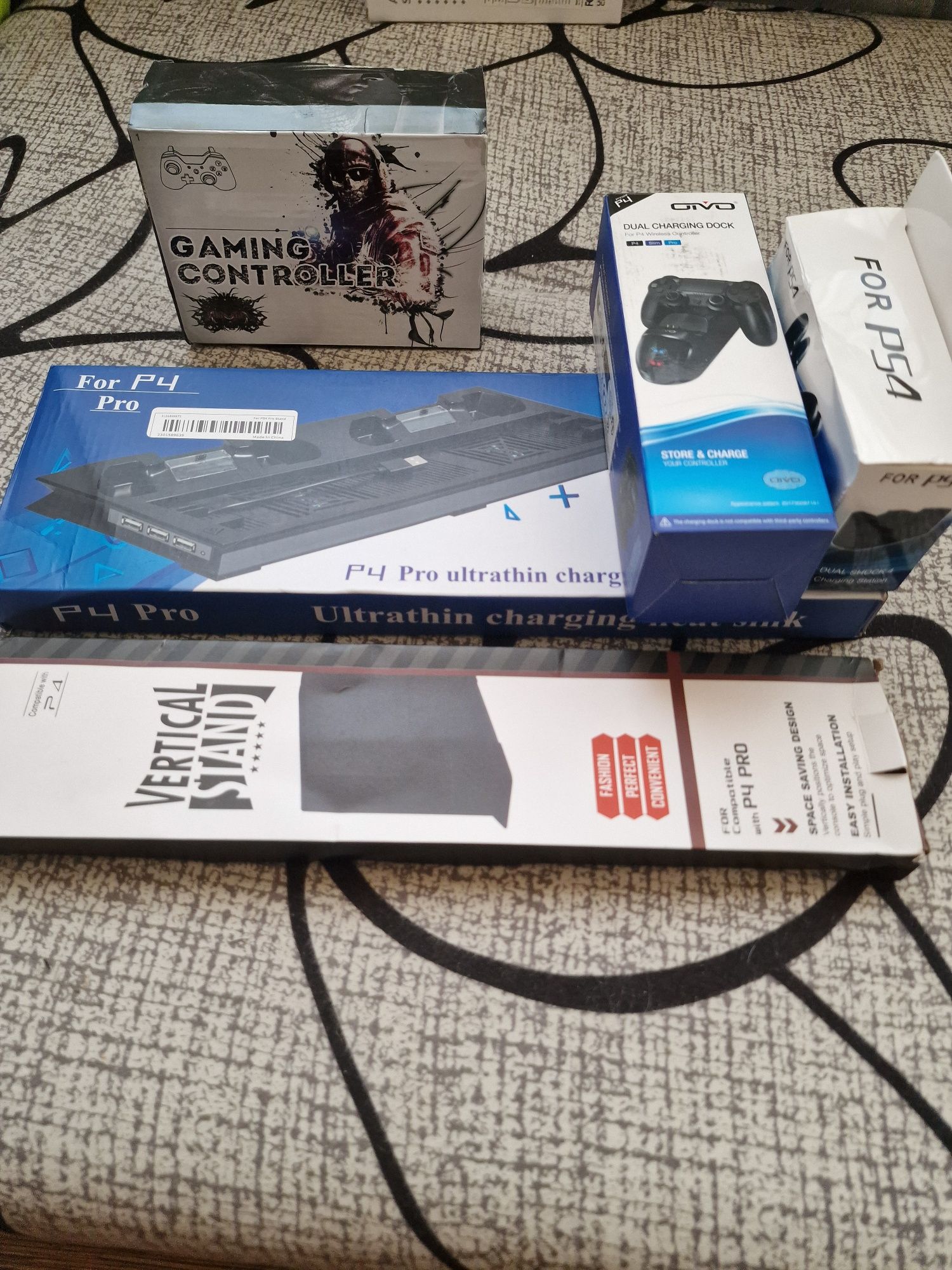 Лот от Аксесоари за Playstation PS4 pro и PS4